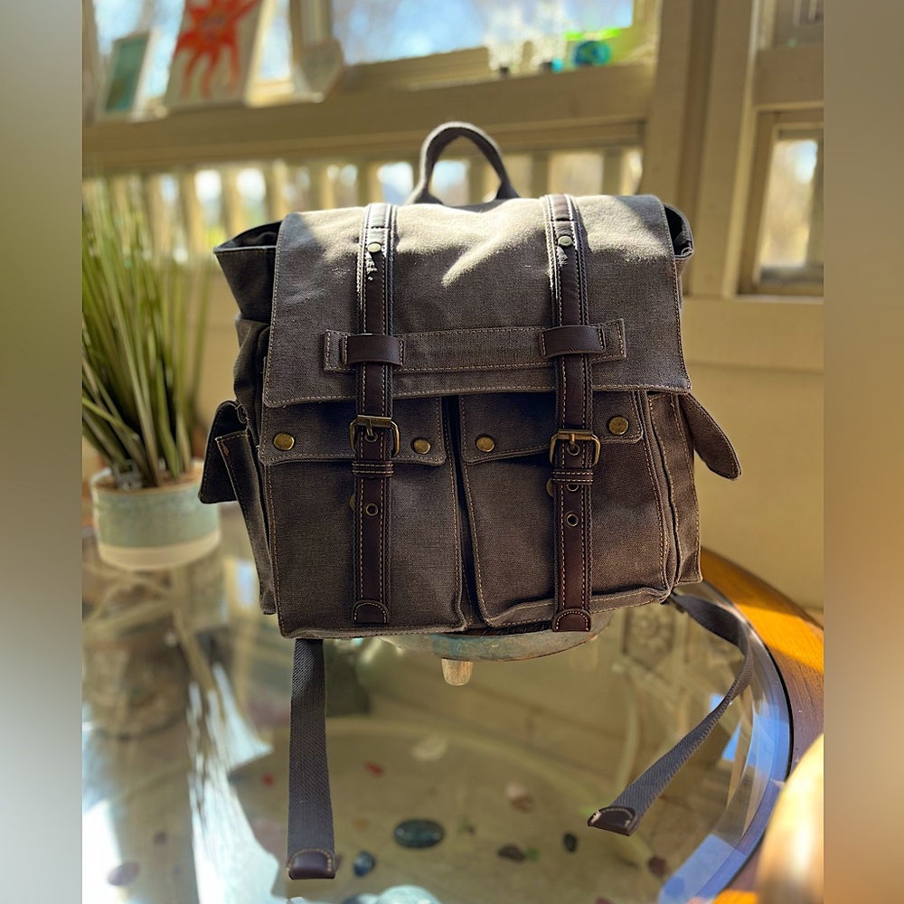 🧳 CARGO IT 🧳- Gray Cargo Backpack